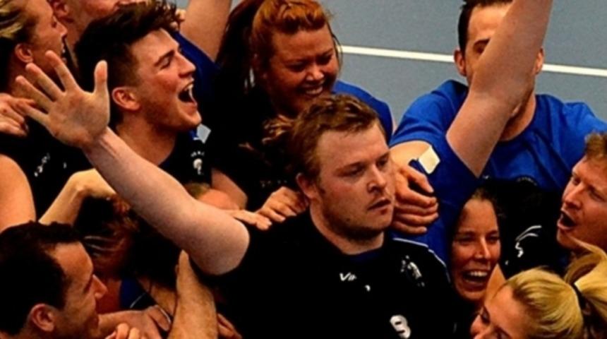 Bu Oyunu Kızlı Erkekli Oynuyorlar