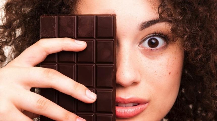 &Ccedil;ikolata Yaşınızı Ele Veriyor