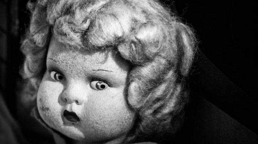 Uzun S&uuml;re Bakarsanız Ruhunuzu Emecek 15 Terkedilmiş Oyuncak Bebek