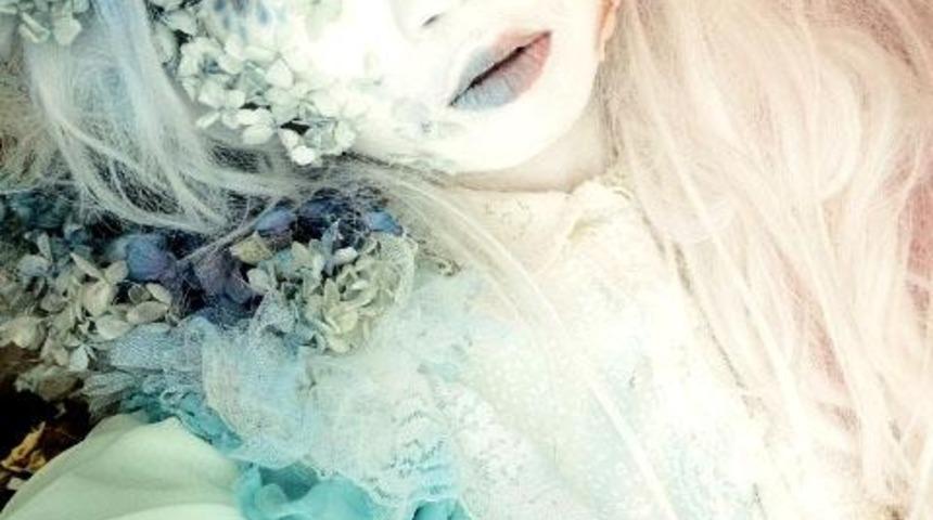 Porselen Bebek Gibi G&ouml;r&uuml;nmek İsteyen Japonların Son İcadı; Shironuri