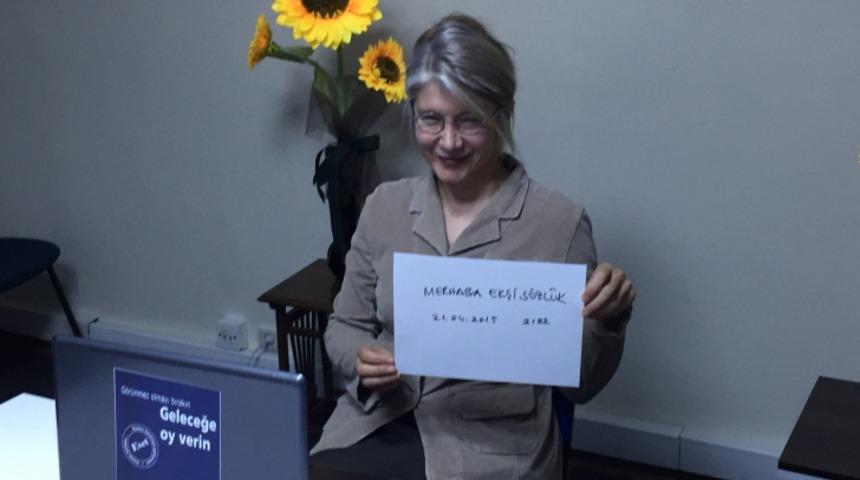 Anadolu Partisi Genel Başkanı Emine &Uuml;lker Tarhan Ekşi S&ouml;zl&uuml;k'te Soruları Yanıtladı