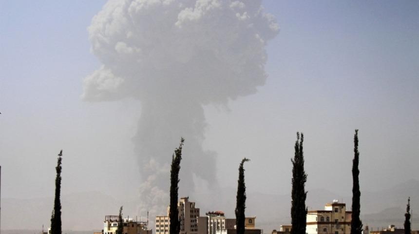 Suudi Roketleri Yemen'in Başkentini Yok Ediyor