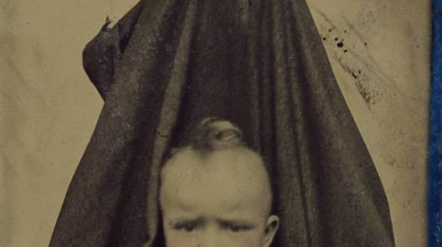 &Ccedil;ocuklarıyla Korkun&ccedil; Fotoğraflar &Ccedil;ektiren 10 Anne