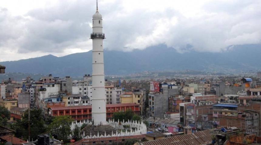 7,8 B&uuml;y&uuml;kl&uuml;ğ&uuml;ndeki Depremden &Ouml;nce Ve Sonra Nepal