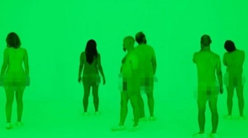 Zorunlu &Ccedil;ıplak Sergi