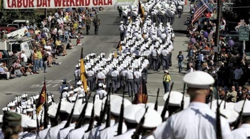 D&uuml;nyanın D&ouml;rt Bir Yanından Bol Coşkulu ve Bayram Havasında Ge&ccedil;en 1 Mayıs Kutlamaları! 