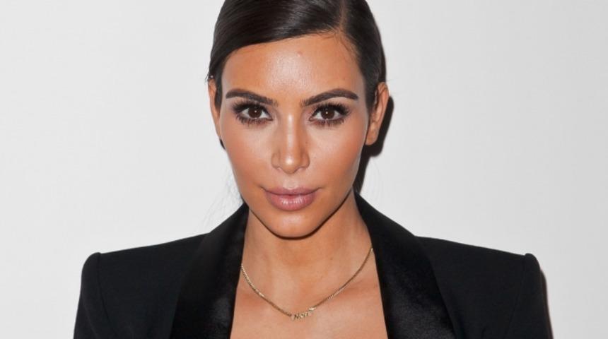 Kim Kardashian'ın G&ouml;ğ&uuml;slerine İran Sans&uuml;r&uuml;