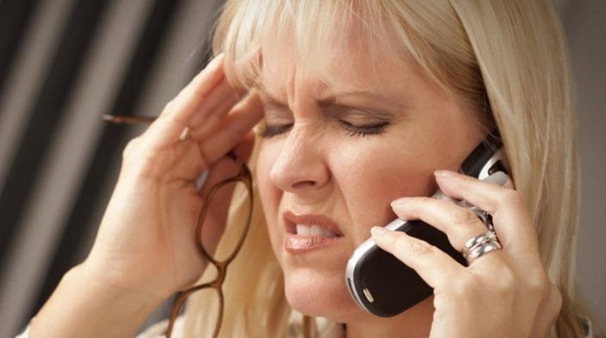 Elinizden D&uuml;ş&uuml;remediğiniz Cep Telefonlarının Hedefi Beyniniz