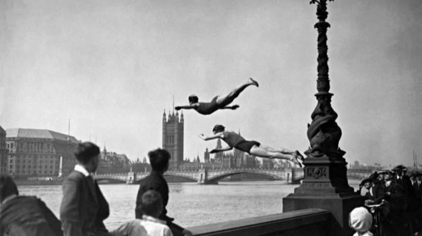 Tarihten 15 Garip Anın Aynı Derecede Garip Fotoğrafı