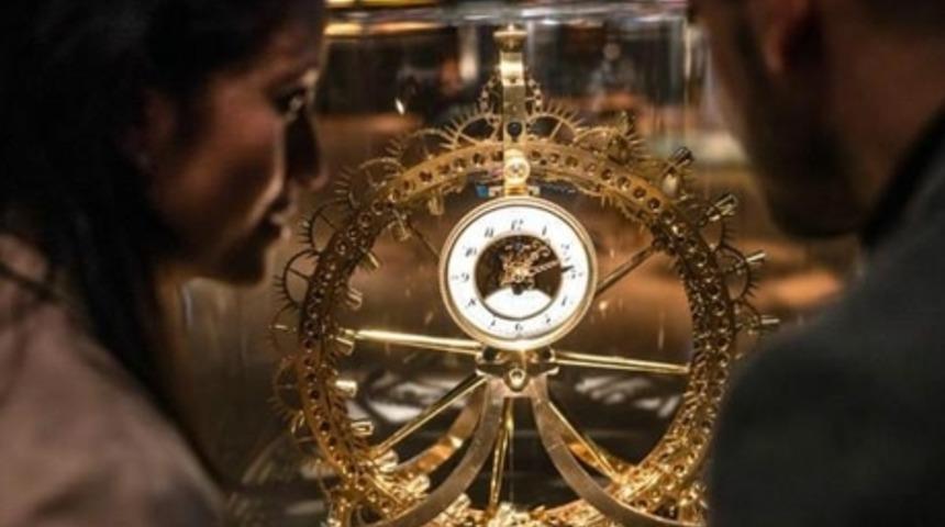 En Pahalı Saatler Bu Kasabada Yapılıyor