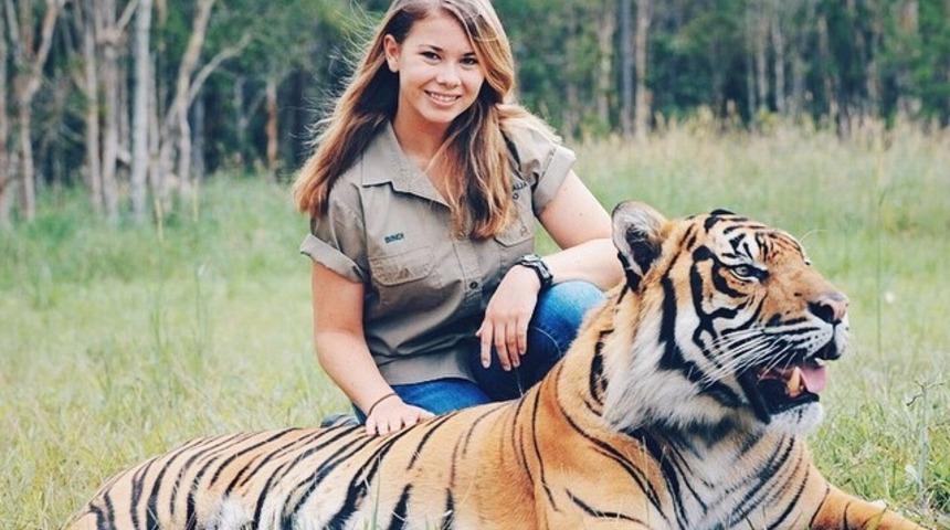 Timsah Avcısı Steve Irwin'in Kızı da Babasının Yolunda
