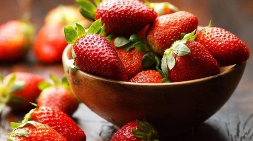 Hergün Çilek Yemek İçin Sağlıklı 10 Neden