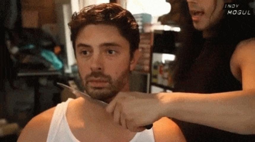 Filmlerde Kafa Nasıl Kesilir [Video]