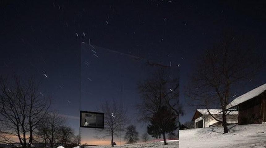 Aynalardan Yapılmış Taşınabilir Görünmez Ev 