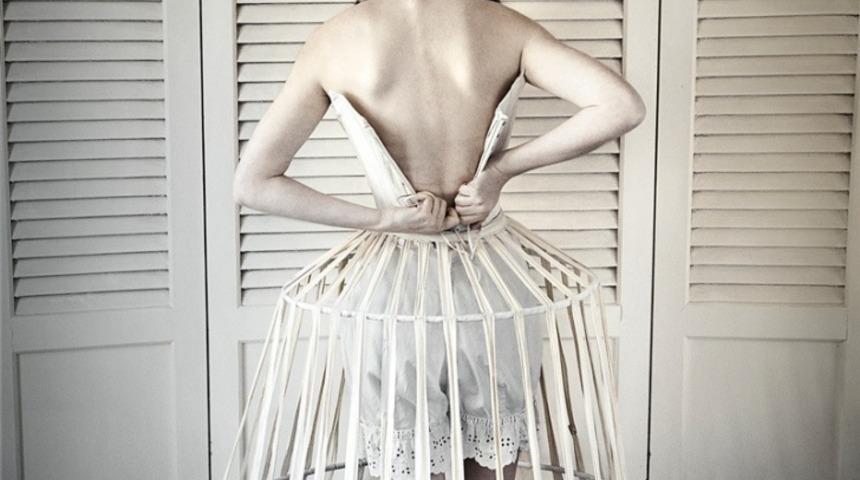 Viktorya Dönemi Modasından Krolinler: 6 Kişilik Yer Kaplamak