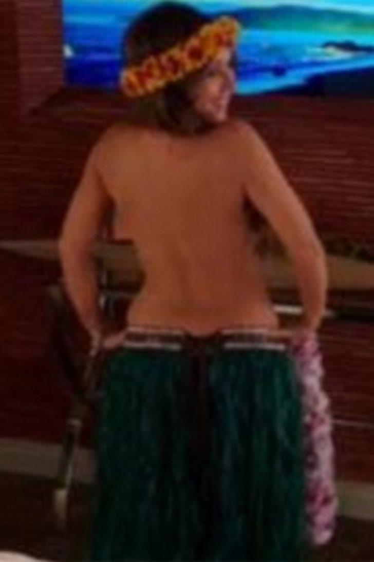 Yeni filmi için soyundu G2