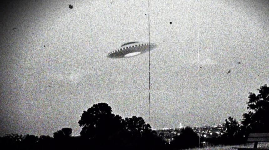 Dünyanın Her Yerinden, Yıllardır Hepimizi Şüphelere Sürükleyen En Ünlü 15 UFO Fotoğrafı