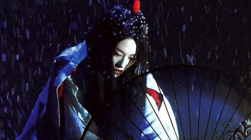 Kadınların Tarih Boyunca G&uuml;zelleşmek Uğruna Kendilerine Yaptıkları 10 Zul&uuml;m