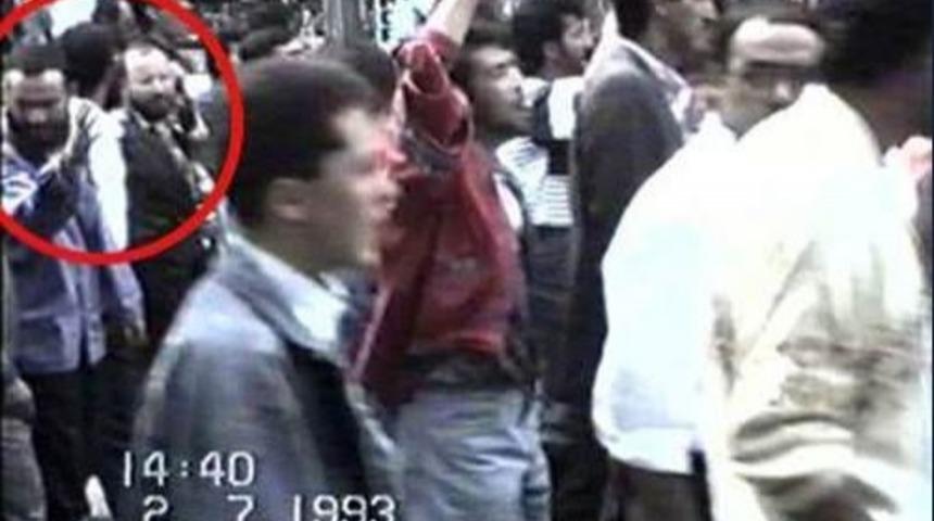 Madımak Oteli Katliamının 22'nci Yılını Daha &Ouml;nce Yayınlanmamış 12 Fotoğrafla Anıyoruz...