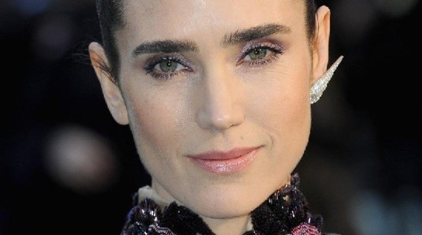 Yüzünüze En Uygun Kaş Şekline Sahip Olmak İçin Uygulamanız Gereken 7 Adım