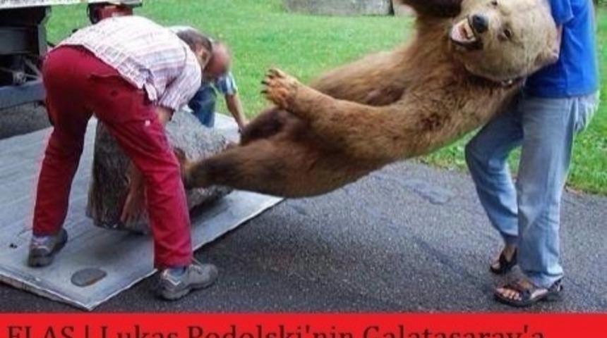 Podolski &Ccedil;ay İ&ccedil;ti Capsleri Patlattı