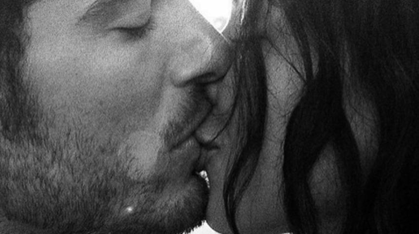 Dudaklar En A&ccedil;ıktaki Erojen B&ouml;lgemiz, Bu Y&uuml;zden &Ouml;p&uuml;şmek &Ccedil;ok İyi Hissettiriyor.