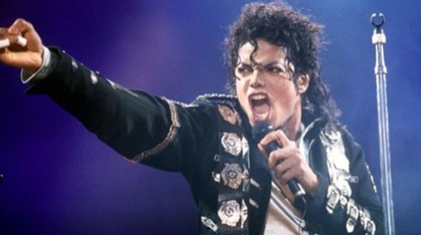 Dinlerken T&uuml;ylerimizi Diken Diken Eden 15 Şarkının, Hayatta Tahmin Edemeyeceğiniz Konuk İsimleri