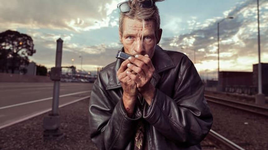 Amerika'da Olsa Da Sokakta Yaşam Aynı... Not: İnsanlara Acımayın...