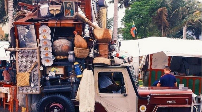 Kolombiyalıların Her Sene Festivalini Yaptıkları &Ccedil;ok Sevdikleri Jipler