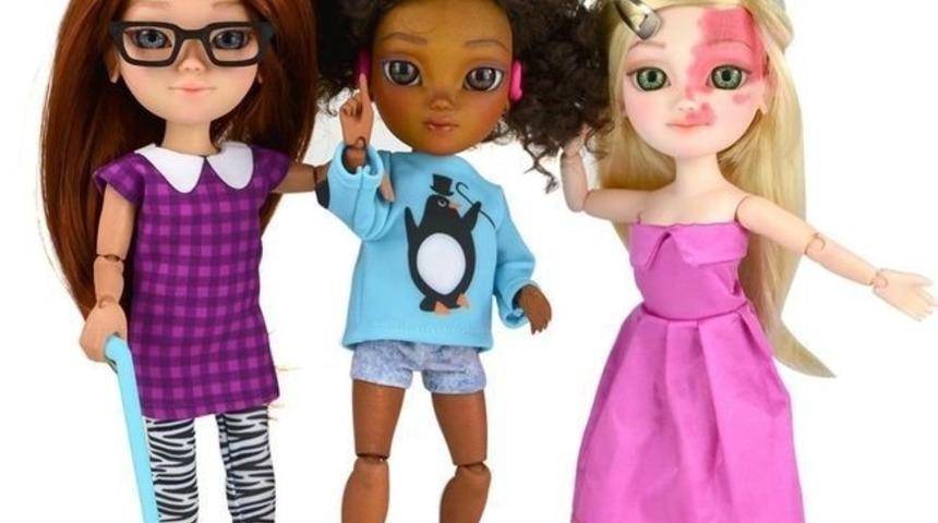 D&uuml;nyanın İlk Engelli Oyuncak Bebekleri Raflardaki Yerini Aldı.