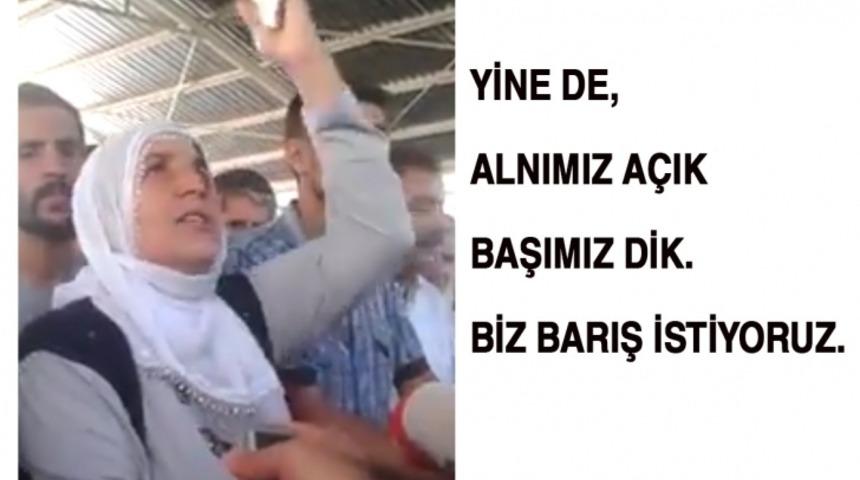 Suru&ccedil; Katliamı'nda Oğlunu Kaybeden Acılı Anne: ''Bu &Uuml;lke Kana Susamamış, Bu &Uuml;lke Barışa Susamış!''
