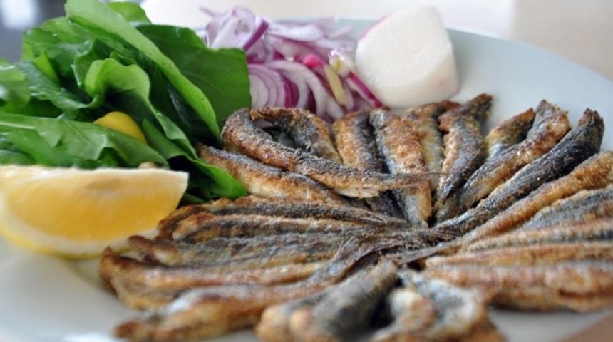 Akşam Yemeği İ&ccedil;in Balık Pişirmeye Karar Verdiler, Balık Canlandı