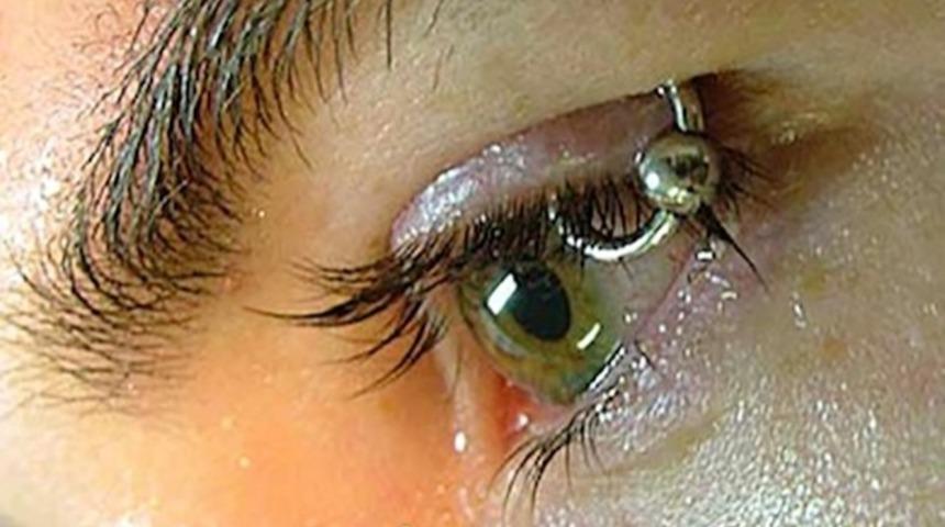 Aksırana Tıksırana Kadar Piercing Yaptırıyorlar!