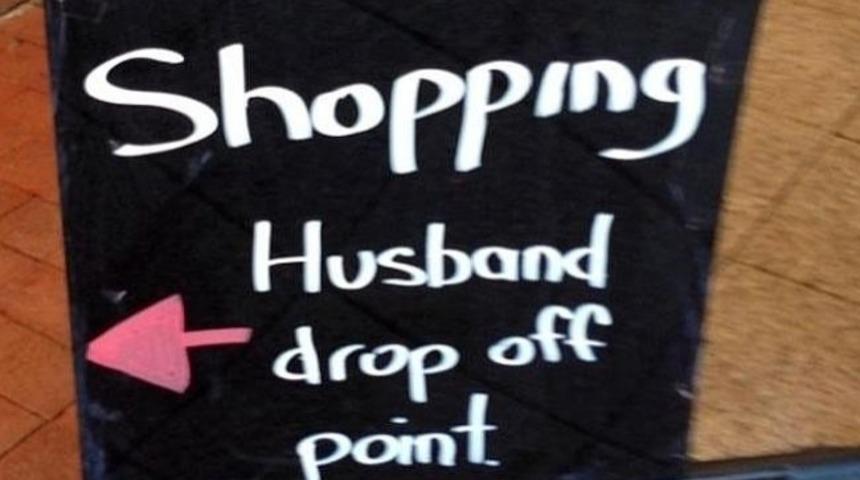 Eşleri Alışveriş Yaparken Kapılarda S&uuml;r&uuml;nen Zavallı Erkeklerin 10 Hali