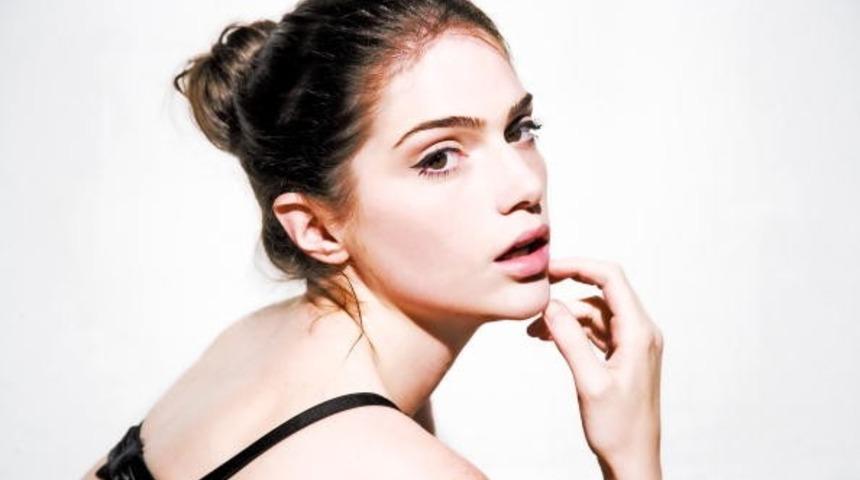 İngiliz Aksanlı Kedicik: Janet Montgomery
