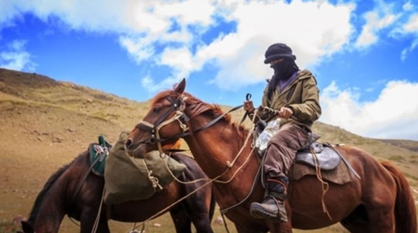 2 Atı ile Yalnız Başına 6 Haftada Kırgızistan'ı Ge&ccedil;en Adamın Macerasından Fotoğraflar