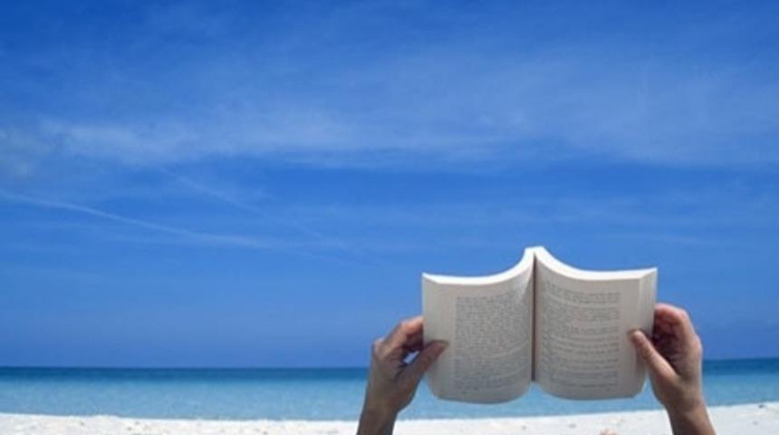 4 &Uuml;nl&uuml; T&uuml;rk Romancıdan, Tatilde Okunacaklar Listesi