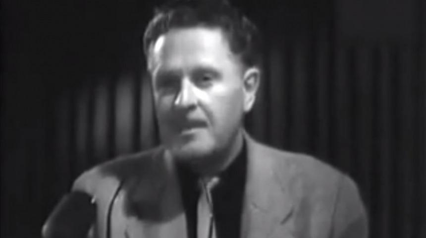 Nazım Hikmet &Uuml;lkesinden Uzakta, Bak&uuml; Televizyonunda "Memleketim" Şiirini Okuyor