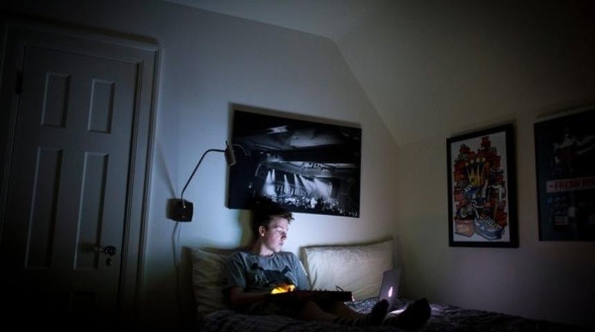 Gece Ge&ccedil; Yatanların &Ccedil;ok Aşina Olduğu 10 Sıkıntılı Durum