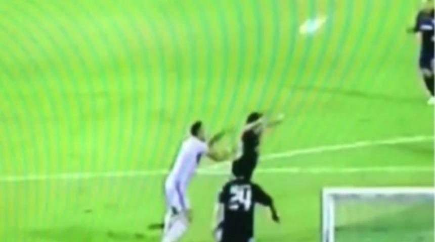 Van Persie İtti, Capsler İse Uçtu Gitti