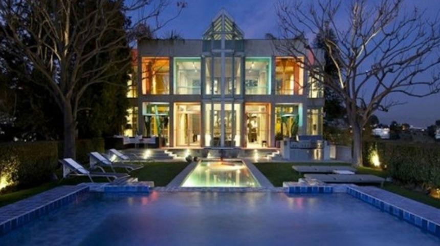 Dudak U&ccedil;uklatan Fiyatları İle 15 Hollywood Yıldızının ''M&uuml;tevazi'' Evleri