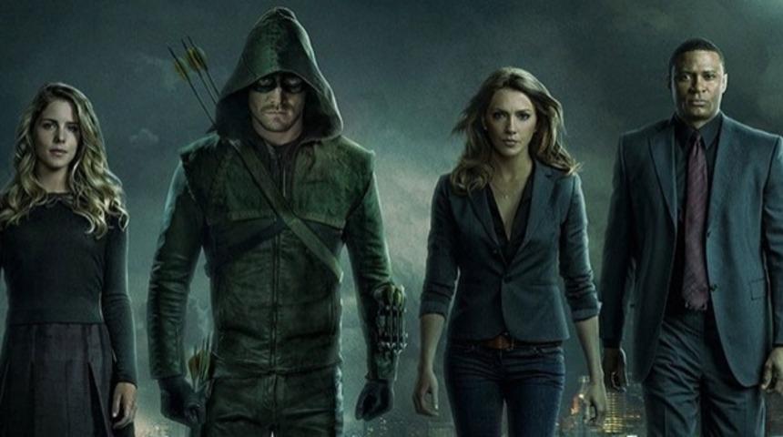 Arrow'da Git Gide Y&uuml;kselen Green Lantern Sesleri, Yapımcısının Paylaşımıyla Zirve Yaptı!