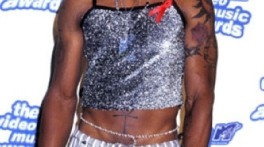 MTV VMA &Ouml;d&uuml;l T&ouml;renlerinde Şimdiye Dek Giyilmiş En Acayip Kıyafetler