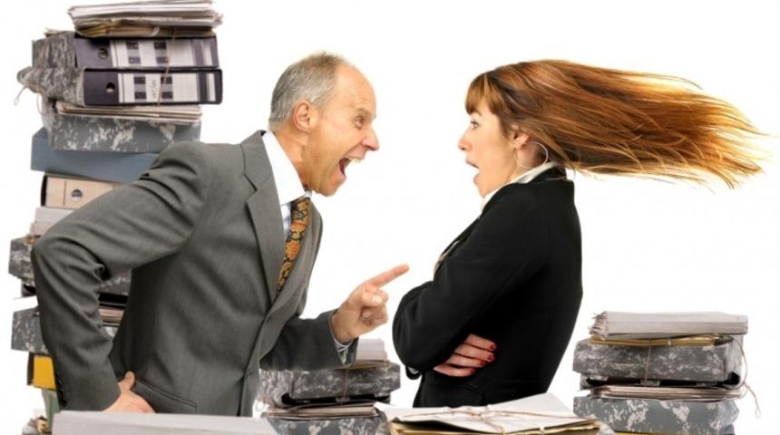 İşvereninizin Sizden Gizliden Gizliye Nefret Ettiğinin İşareti Olabilecek 8 Durum!