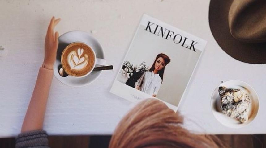 Instagram'ın T&uuml;m Klişeleriyle Dalga Ge&ccedil;en Hipster Barbie 