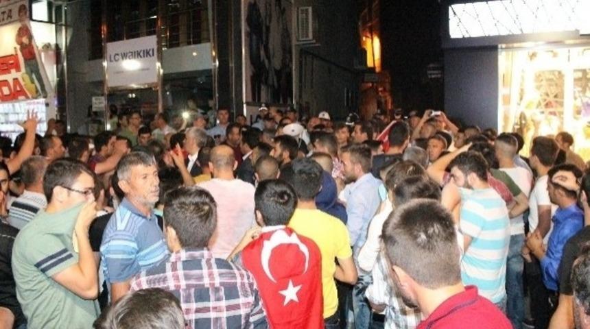 &Uuml;lke Karışıyor E Tabi Sosyal Medya Durur Mu Yapıştırmış Cevabı...