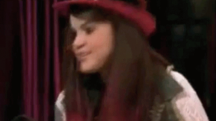 Bu Mickey Mouse Kime Çalışıyor? Büyüdükçe Seks Sembollerine Dönüşen 10 Eski Disney Yıldızı