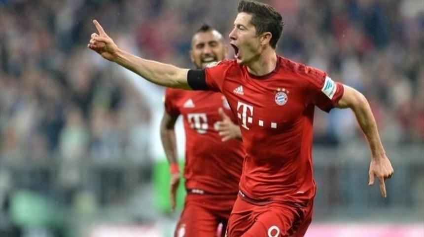 Dokuz Dakikada 5 GOL ATTI, Wolfsburg'u Rezil R&uuml;sva Etti! 9 Maddede Robert Lewandowski!