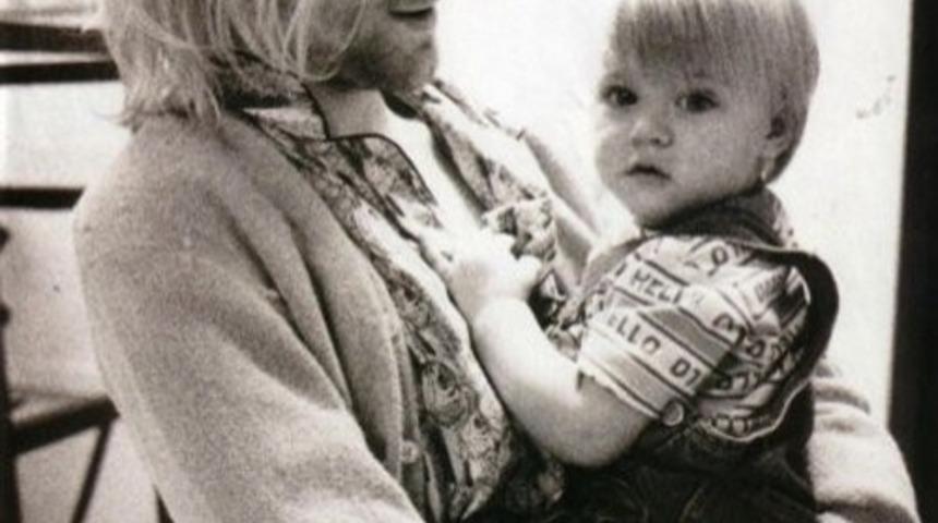 Yaşlı Hissetmenin Vaktidir... Kurt Cobain'in Kızı Artık Evli Bir Kadın!