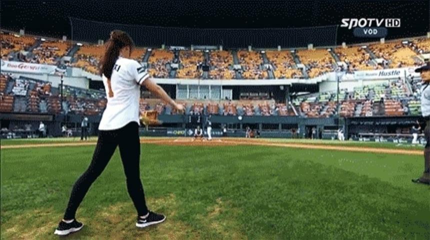 10 G&uuml;n Boyunca Roxy'nin A&ccedil;ılış Partisine Hazırlanma Programı Burada! 